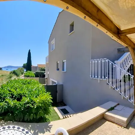 La Villa Francoismarie Апартаменты Бузиг